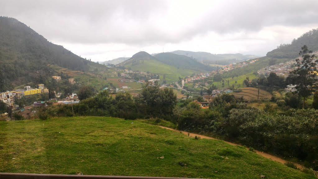 Sherlock Ooty Esterno foto